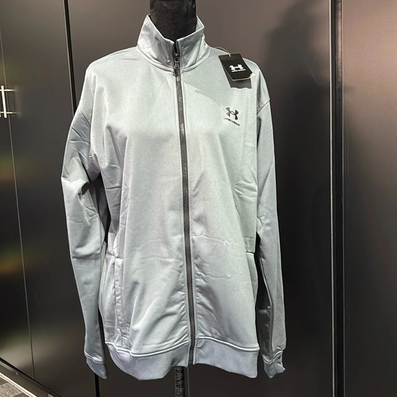 Under Armour Loose Fit Tricot, zip front jacket in/out pockets,knit hem & cuffs - Picture 1 of 12